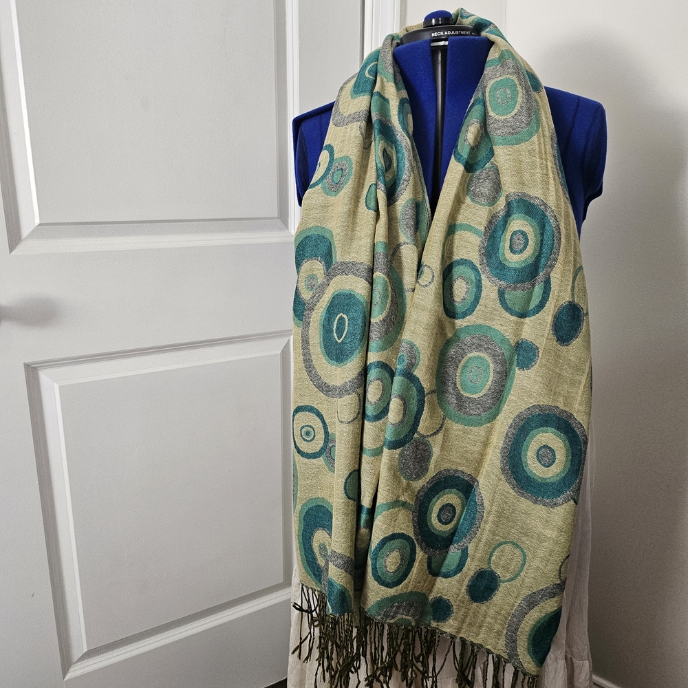 Pashmina Circle Pattern Fringe Scarf In Shades Of Green 30% Silk 70% Pashmina